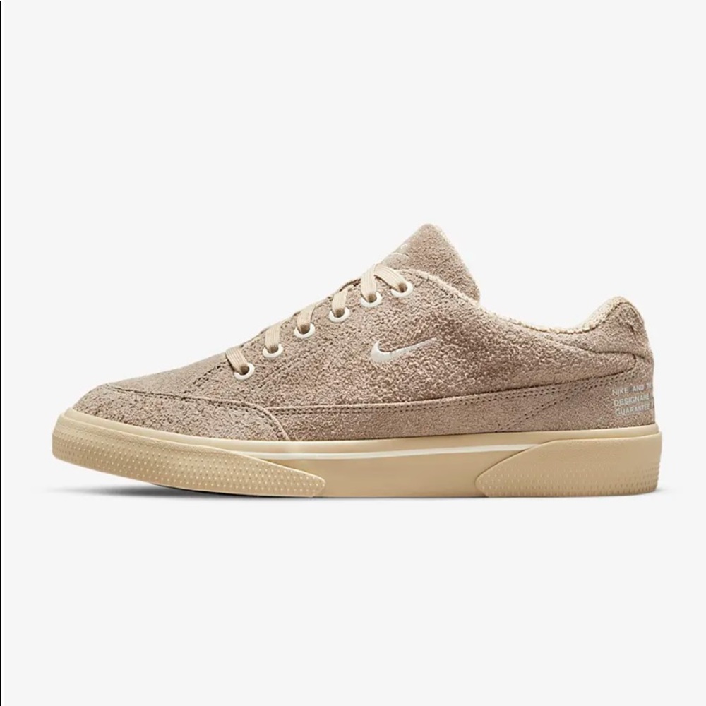 NWT NIKE Womens GTS 97